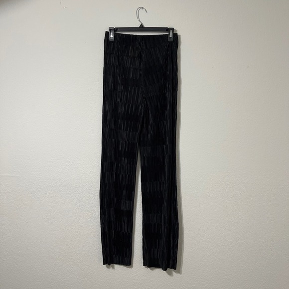 ASTR the Label Pants - Anthropologie ASTR The Label Black Plisse Pants Minimalist Chic quiet luxury S